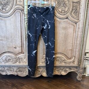 Women's Black Marble Leggings Size Medium